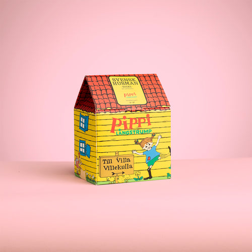 Yellow Villa Villekulla house-shaped gift box for a 3-pack of Pippi Longstocking socks by Svenskhusman.
