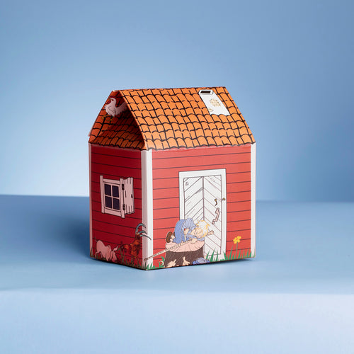 Röd presentbox formad som en snickerboa för Emil i Lönneberga-strumpor från Svenskhusman.