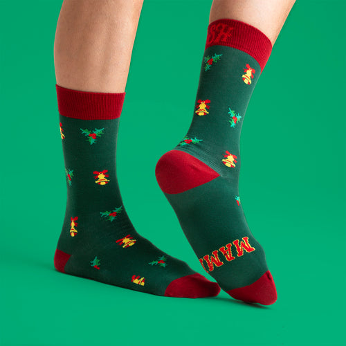Gröna och röda julstrumpor med SAY MAMA-mönster och motiv från Tomteverkstaden - Svenskhusman