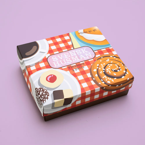 Presentbox Fikabord 4-pack med fika-motiv på rödvitrutig bakgrund - Svenskhusman